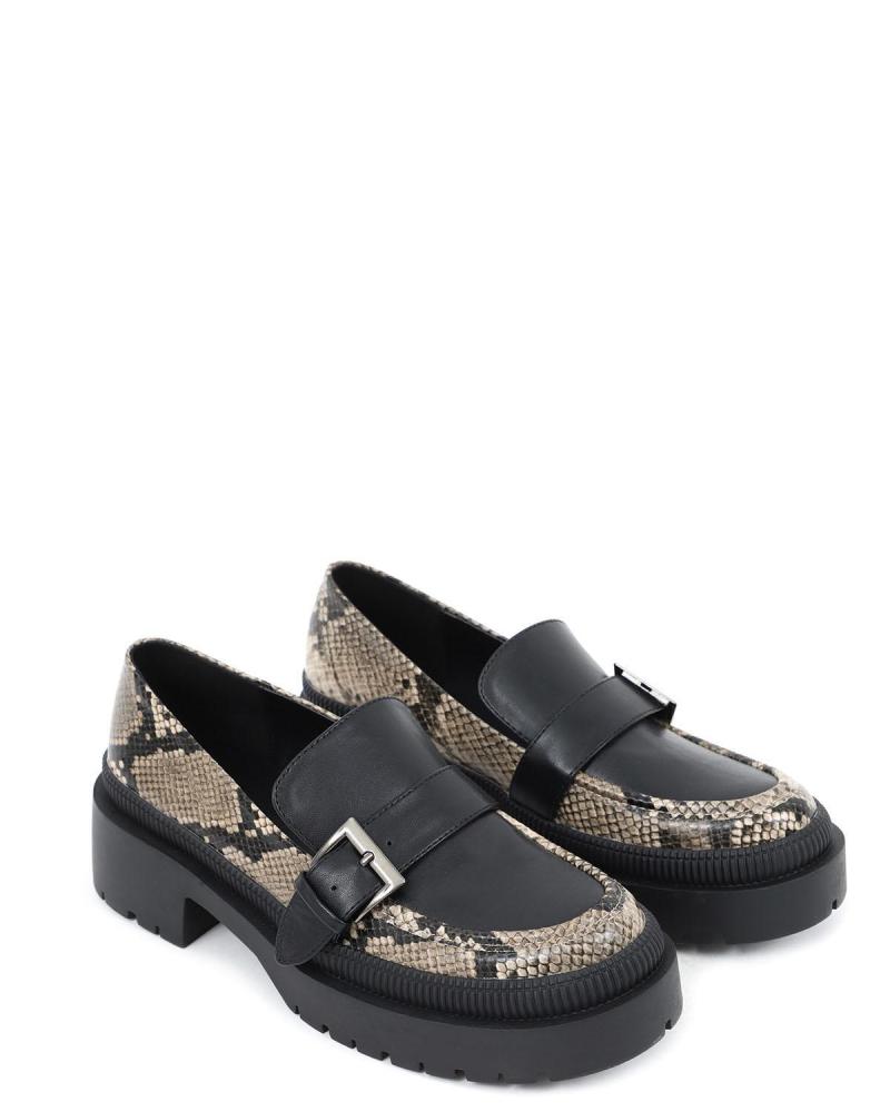 Black mocassins Black mocassins