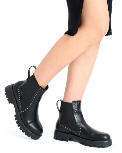 Black combat boots 2