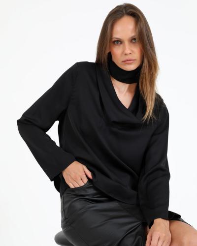 Black blouse