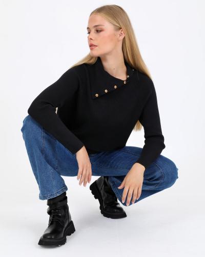 Black pullover